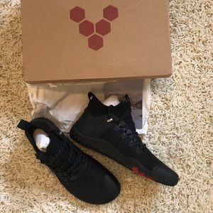BRAND NEW VIVOBAREFOOT Trail Runners Size 11